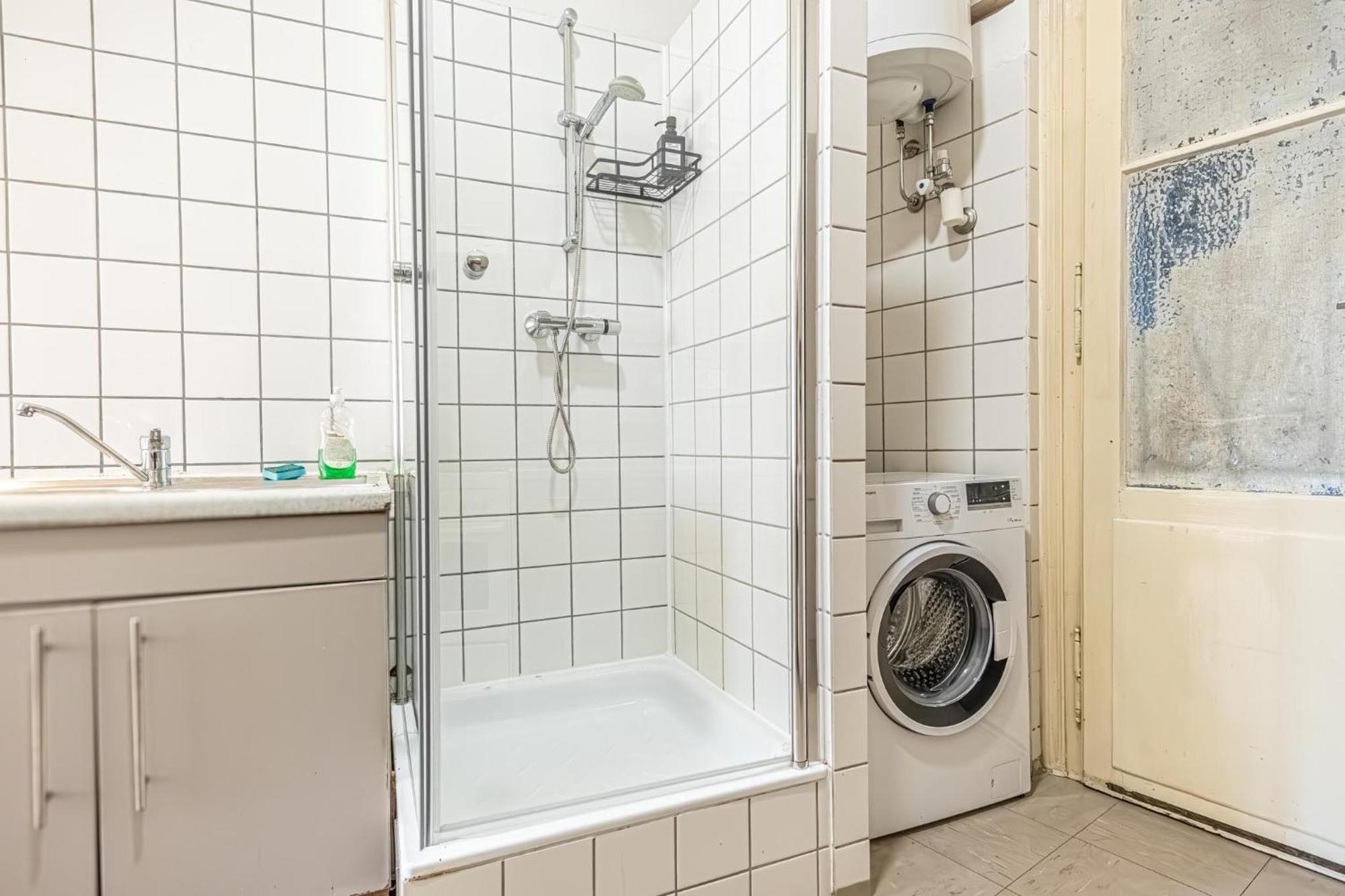 8 Min Walk To Wiener Stadthalle, Stylish 1br Apartmán