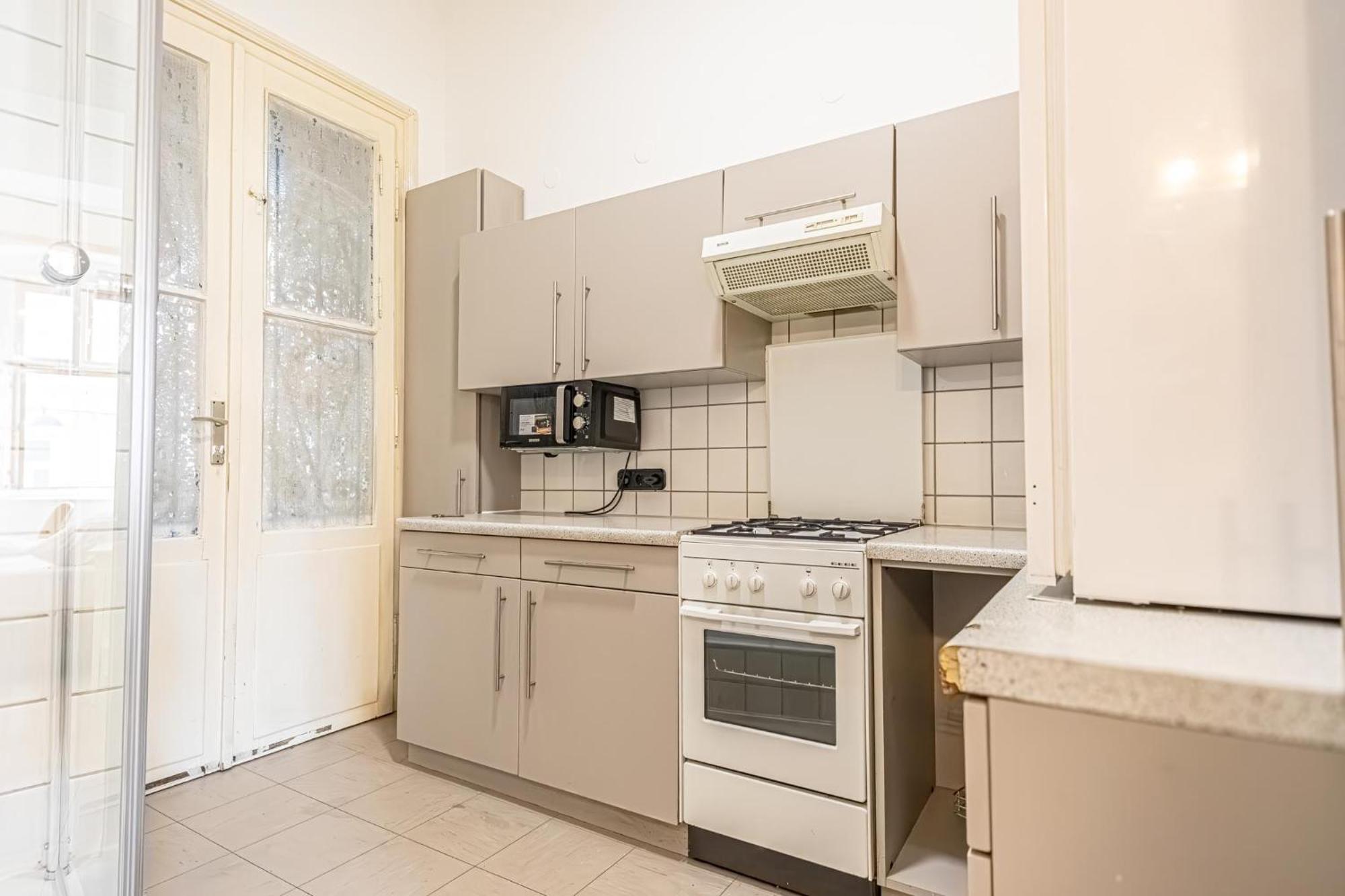 8 Min Walk To Wiener Stadthalle, Stylish 1br Apartmán Vídeň